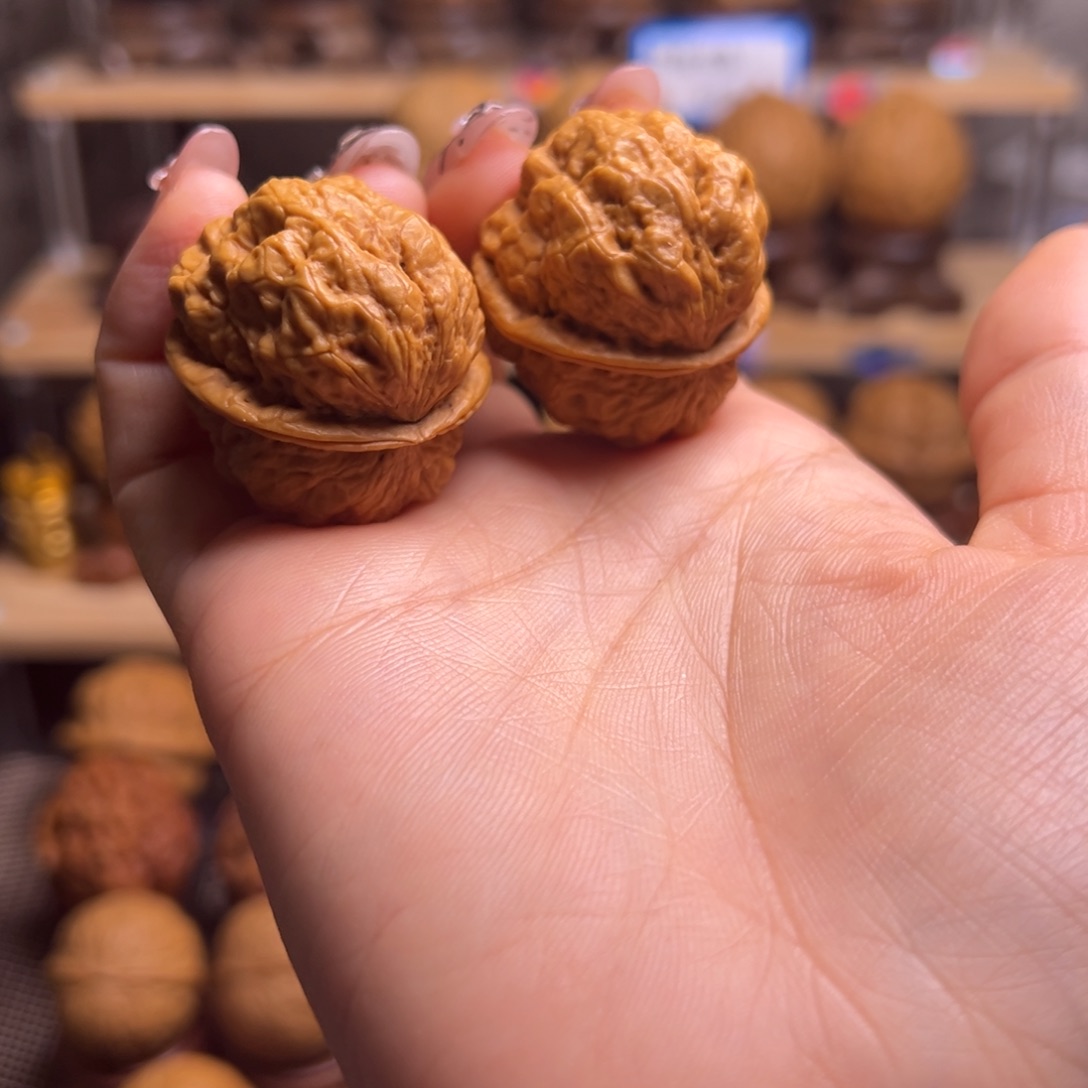 尚***珠桃核把件血舍利H06、