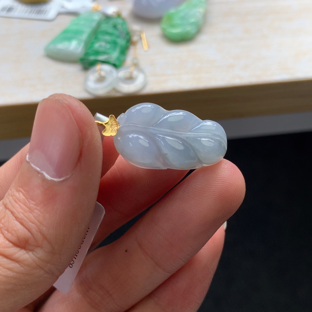 翡翠未镶嵌颈饰吊坠