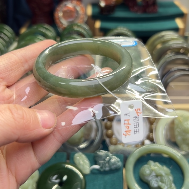 和田玉手镯未镶嵌51.4圈围H043