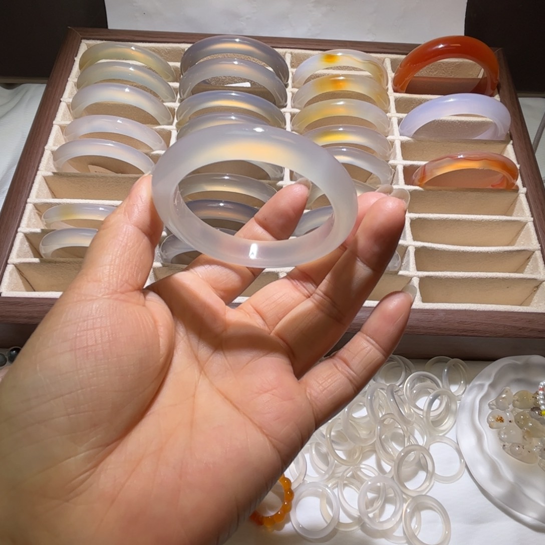 玛瑙/玉髓未镶嵌手镯