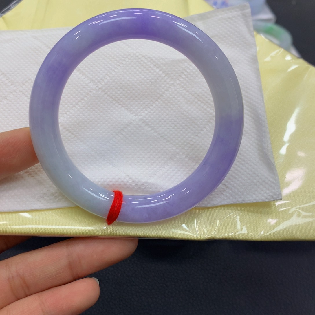 翡翠手镯未镶嵌翡翠