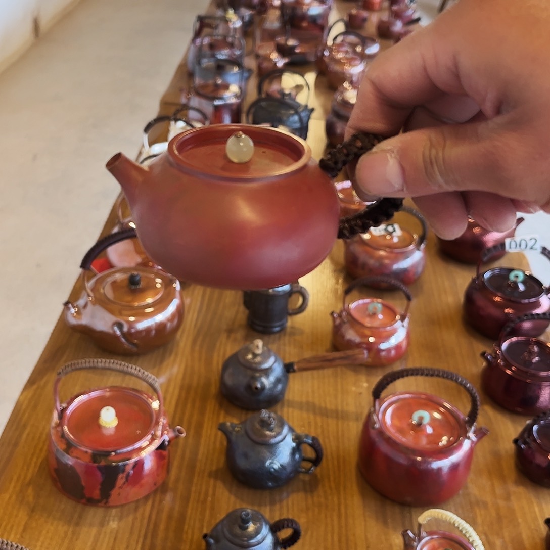 80小泡壶手工锻打工艺