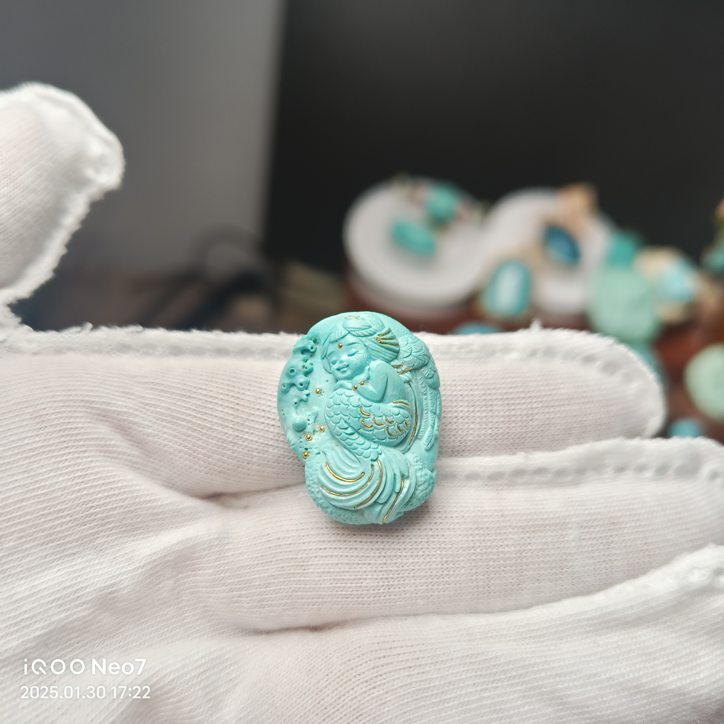 原矿绿松石雕刻精美美人鱼