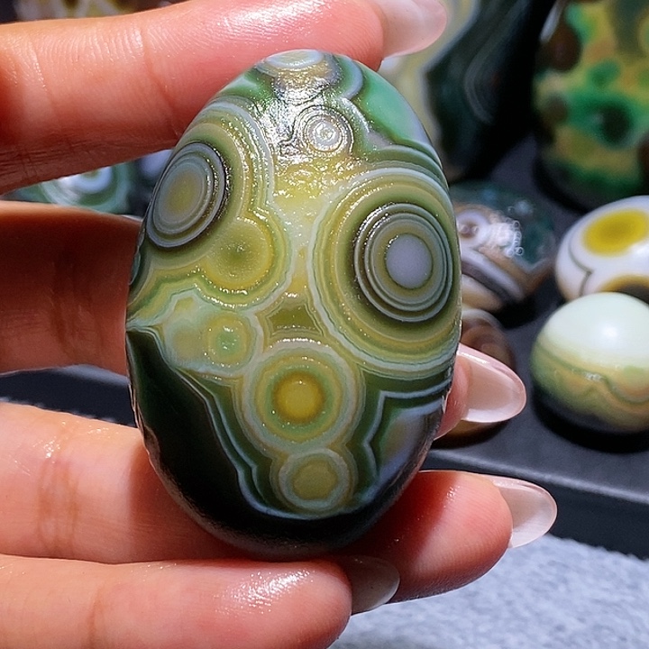 布***尼玛瑙/玉髓未镶嵌珠宝奇石