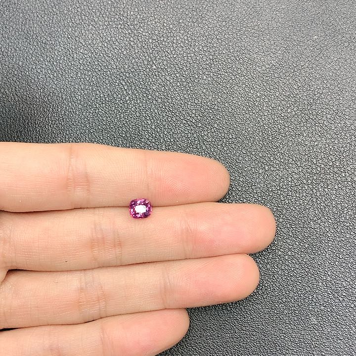 尖晶石裸石未镶嵌1.05克拉