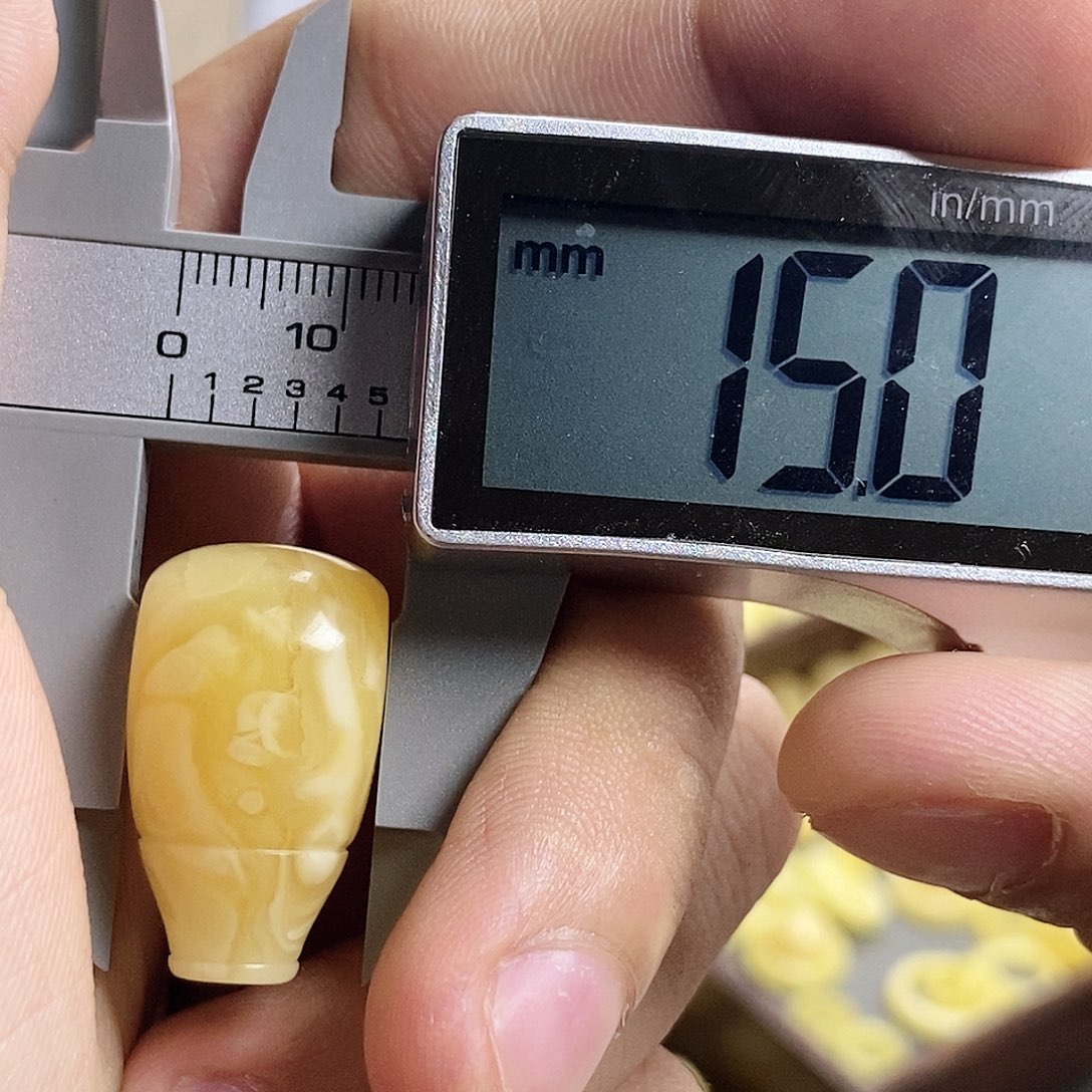 未镶嵌吊坠(不含链)蜜蜡