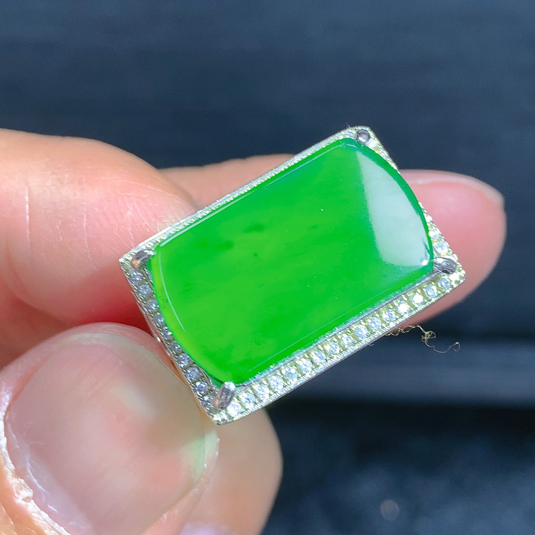 翡翠颈饰银S925镶嵌戒指