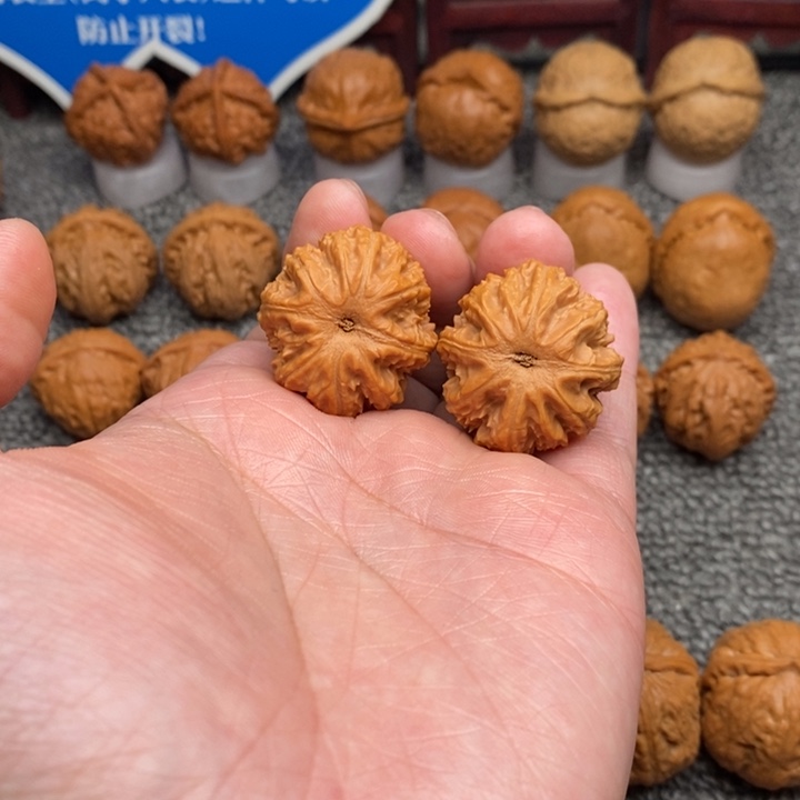 文玩核桃把件…………