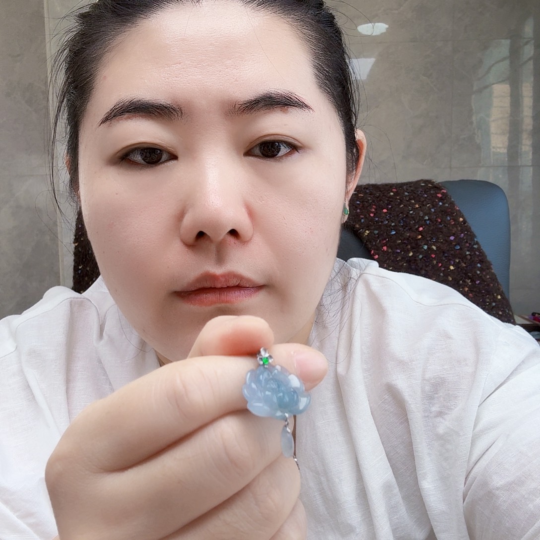 翡翠18K金镶嵌颈饰翡翠荷花