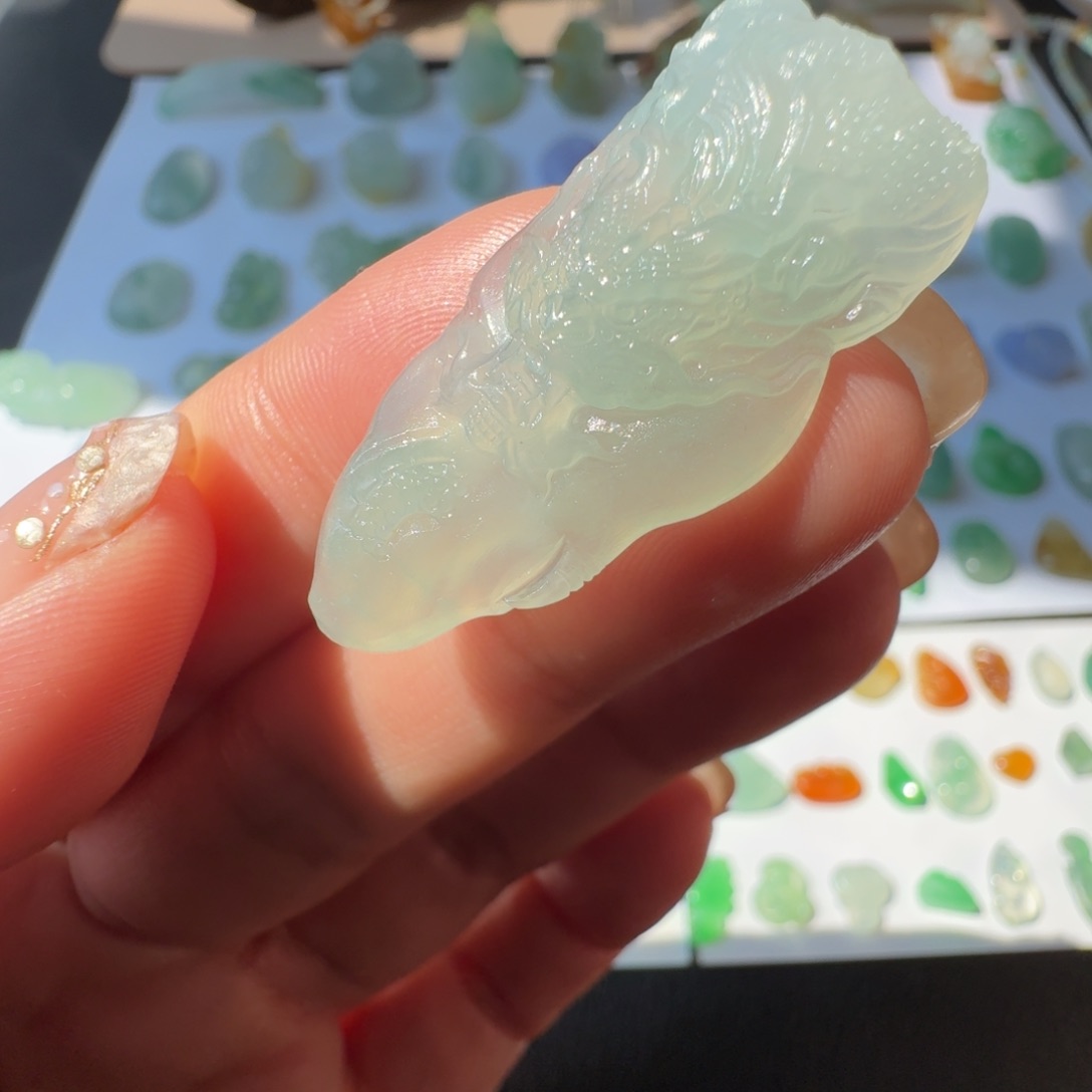 定制翡翠未镶嵌冰胶蓝底龙牌