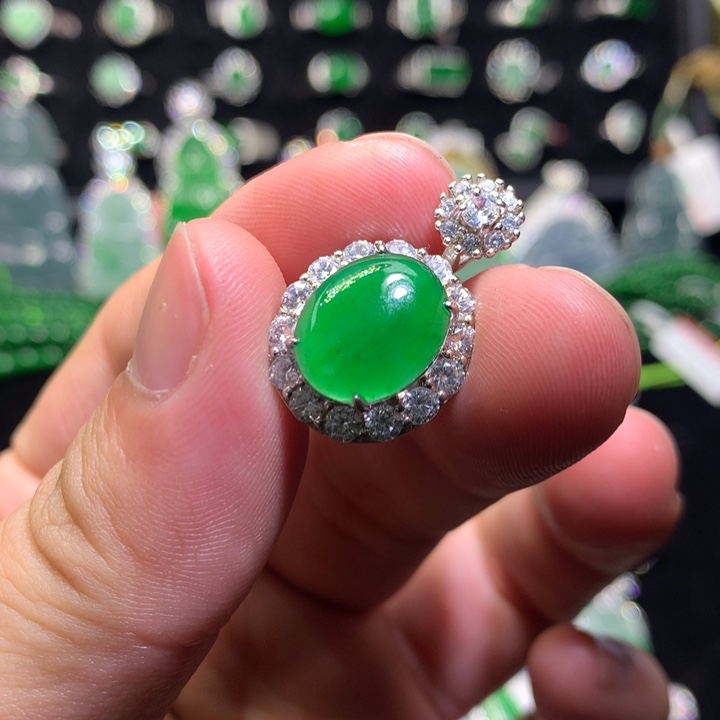 【闪购商品】翡翠颈饰银S925镶嵌y****己绿蛋