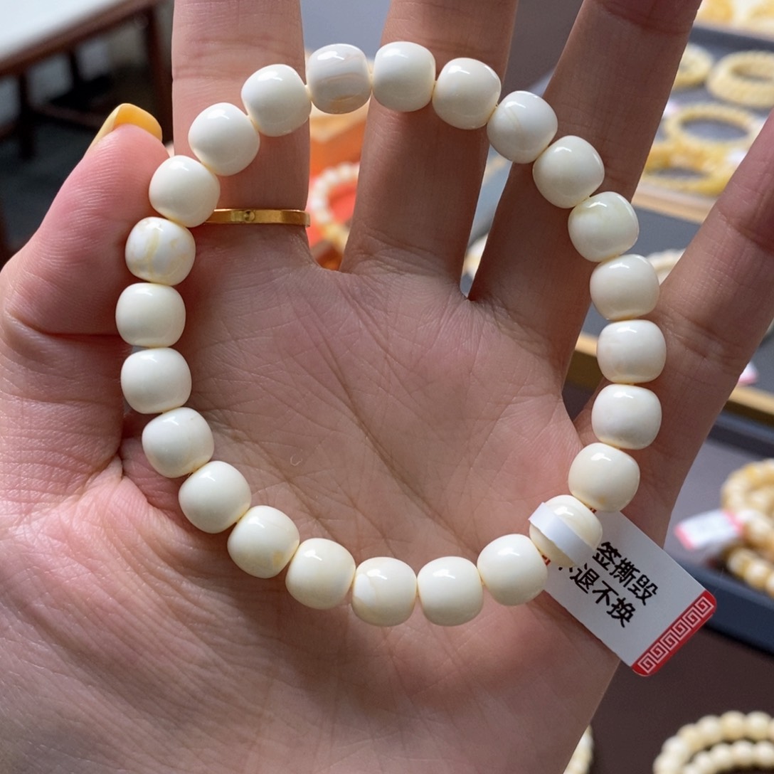 琥珀裸石未镶嵌，*，9*8.5漆白老型手串