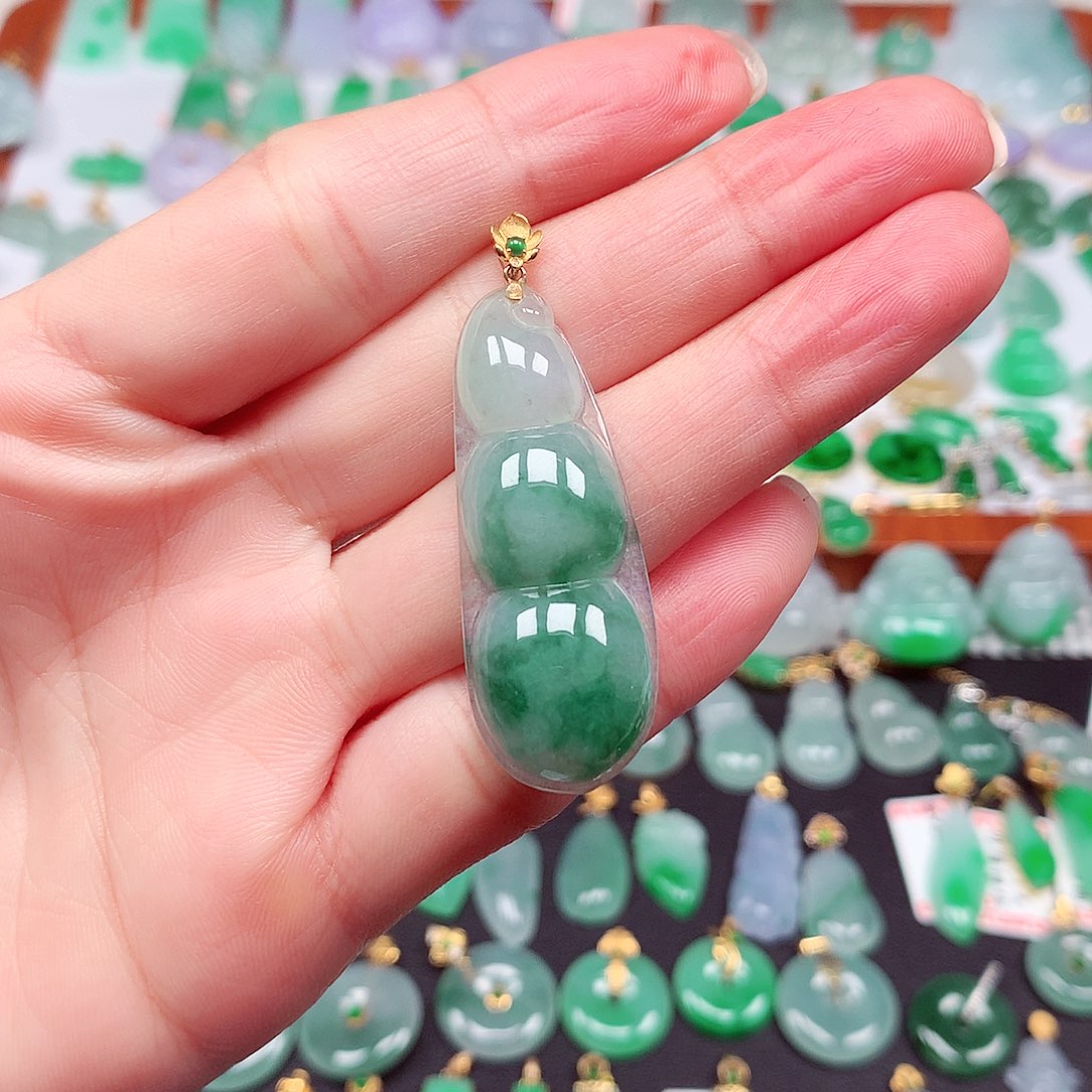 翡翠颈饰18K金镶嵌天然翡翠A货