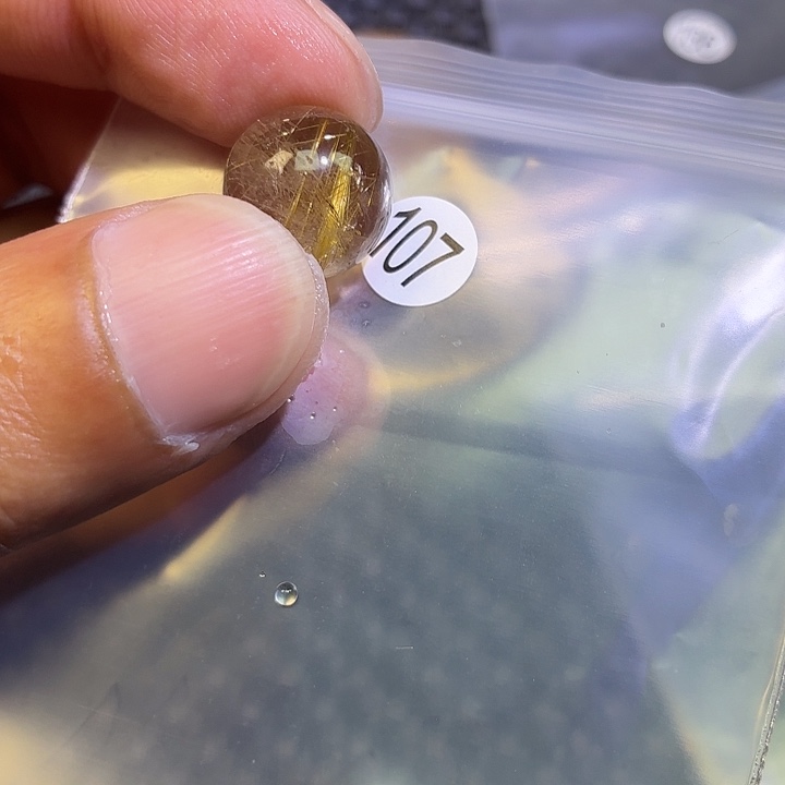 C***s水晶吊坠(不含链)未镶嵌