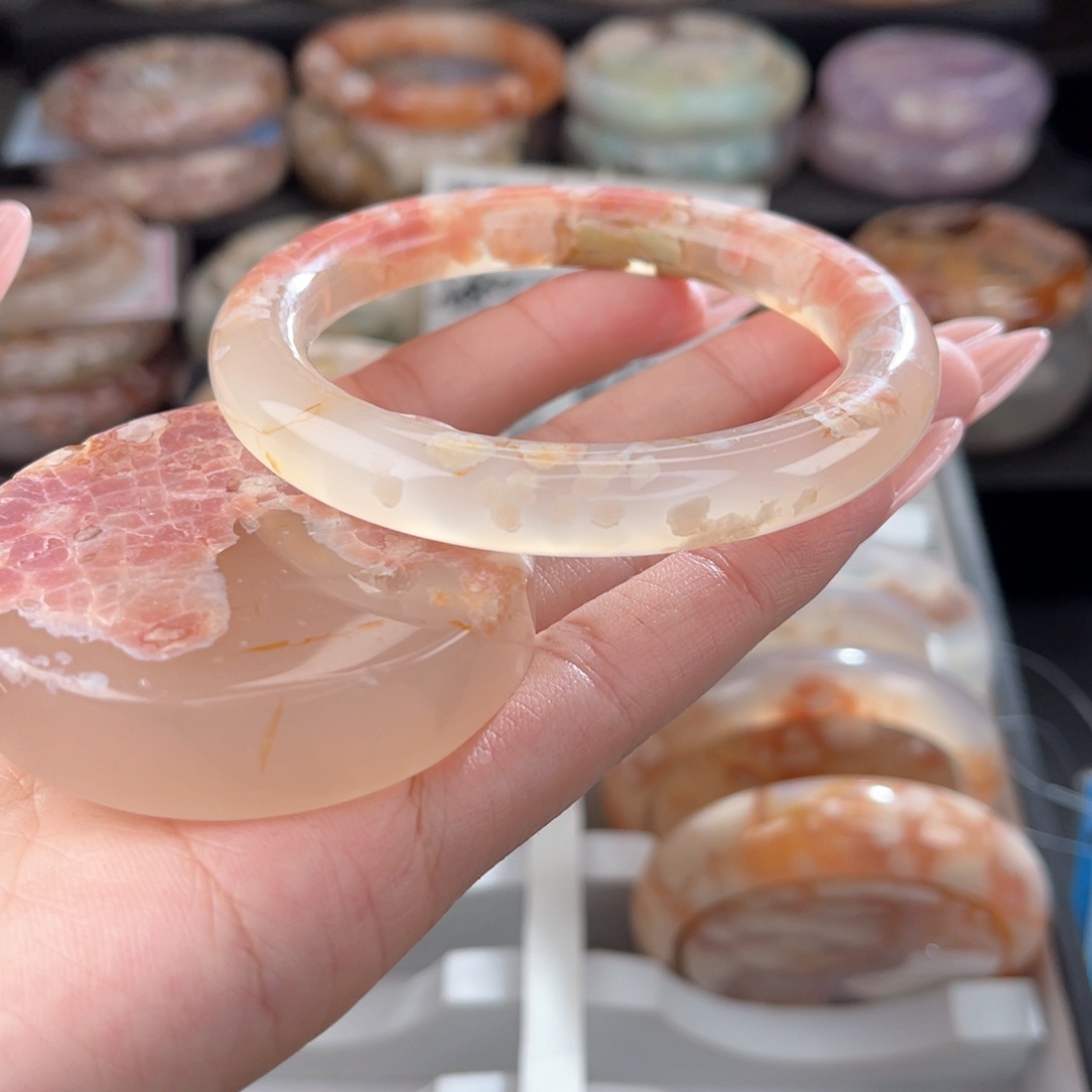 石英质玉手镯未镶嵌56