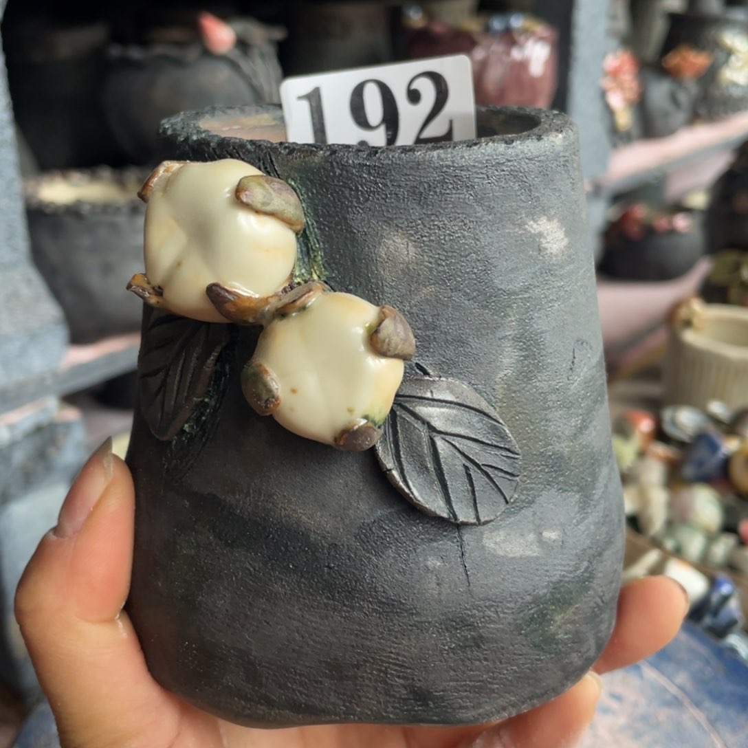 红陶一个人的时候就会想很多