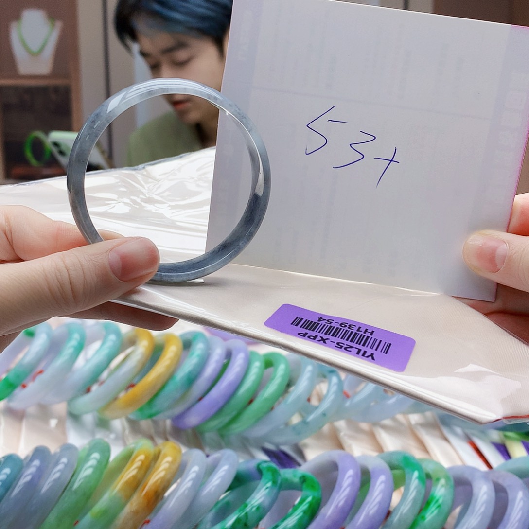 未镶嵌手镯翡翠hjk