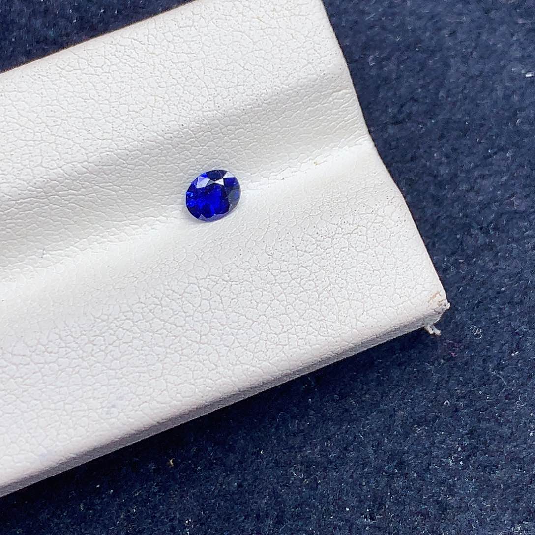 蓝宝石裸石未镶嵌皇家蓝 3.6✖️4.5