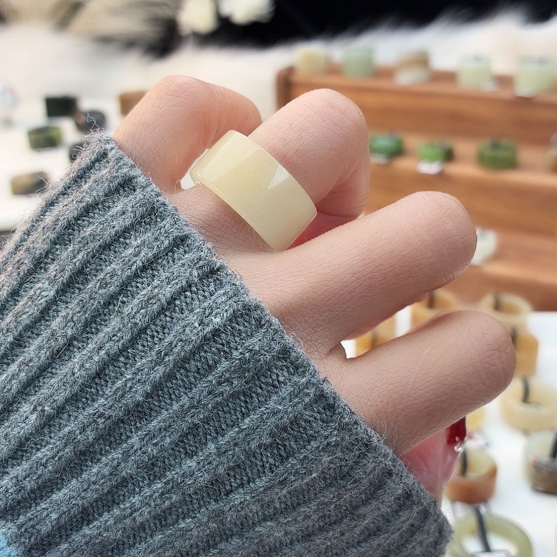 和田玉未镶嵌戒指i14黄糖圆切17.2mm