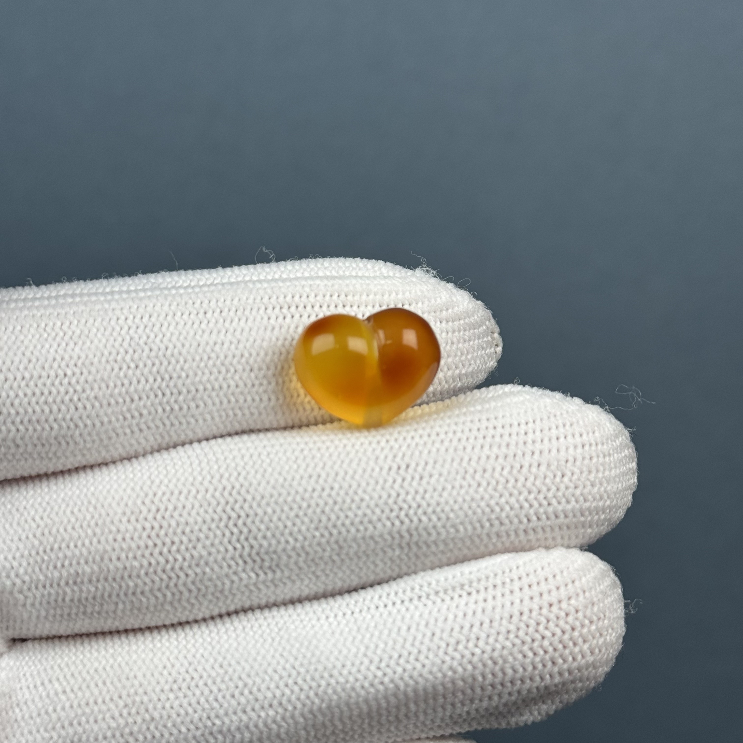 F4548天然原矿蜜蜡 屁桃爱心 15*12.2*9mm支持复检假一罚十