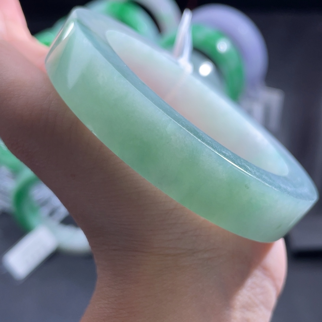 未镶嵌手镯定制翡翠