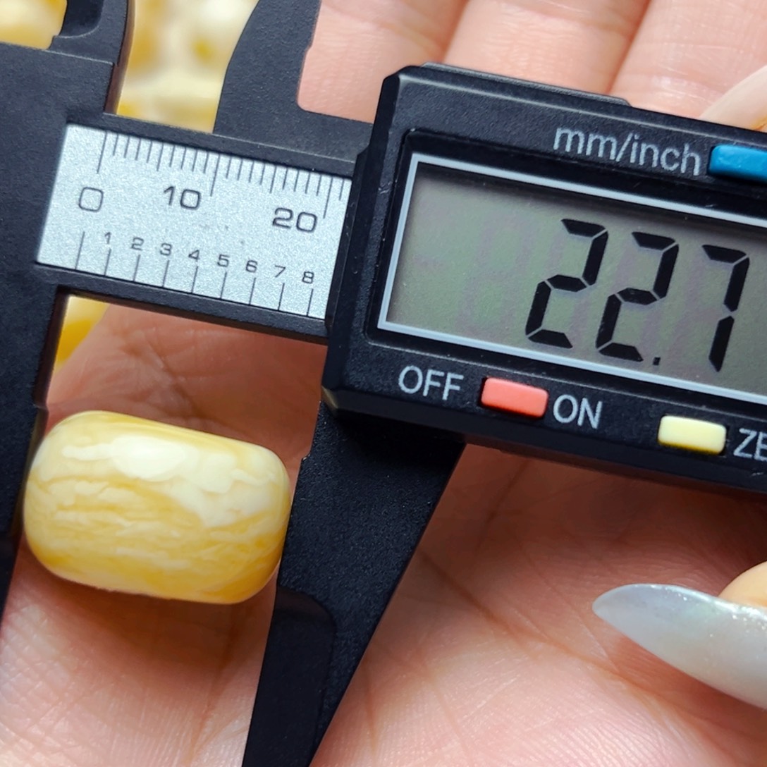 未镶嵌蜜蜡裸石22mm墩子 5.16g 