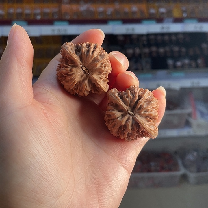 阿***文文玩核桃吊坠满天星全品