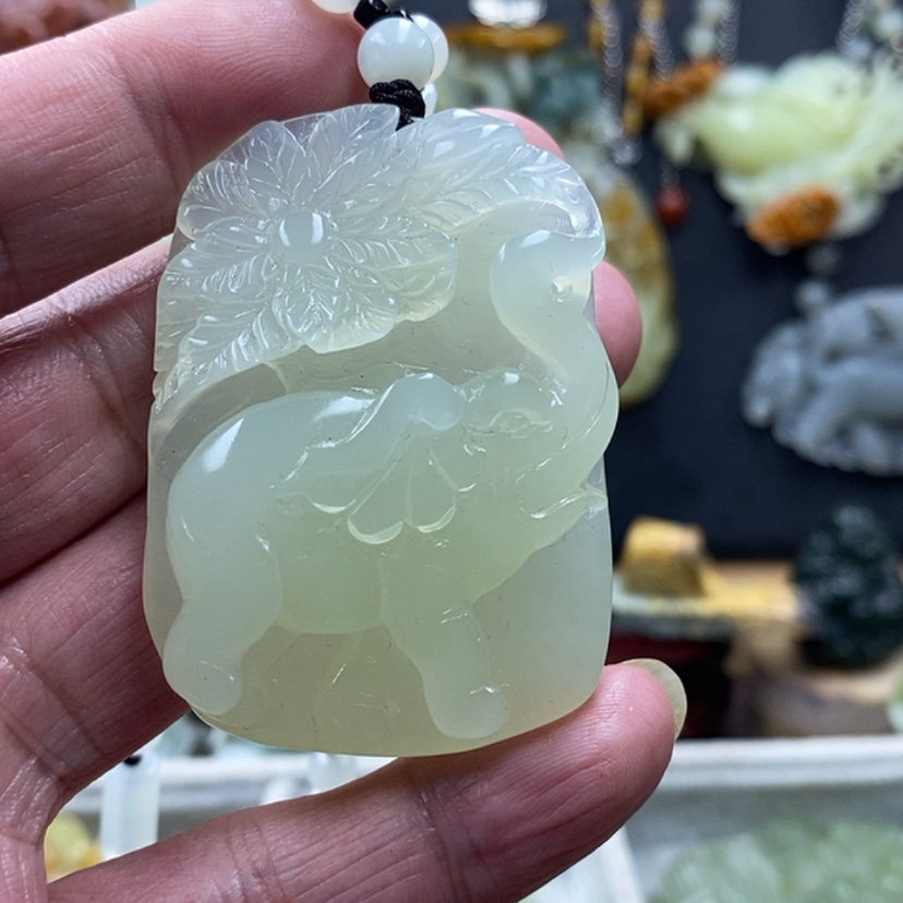 【闪购商品】蛇纹石玉吊坠未镶嵌