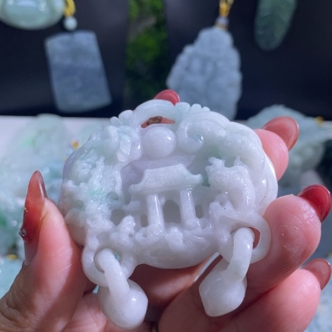 【闪购商品】颈饰未镶嵌翡翠龙鱼
