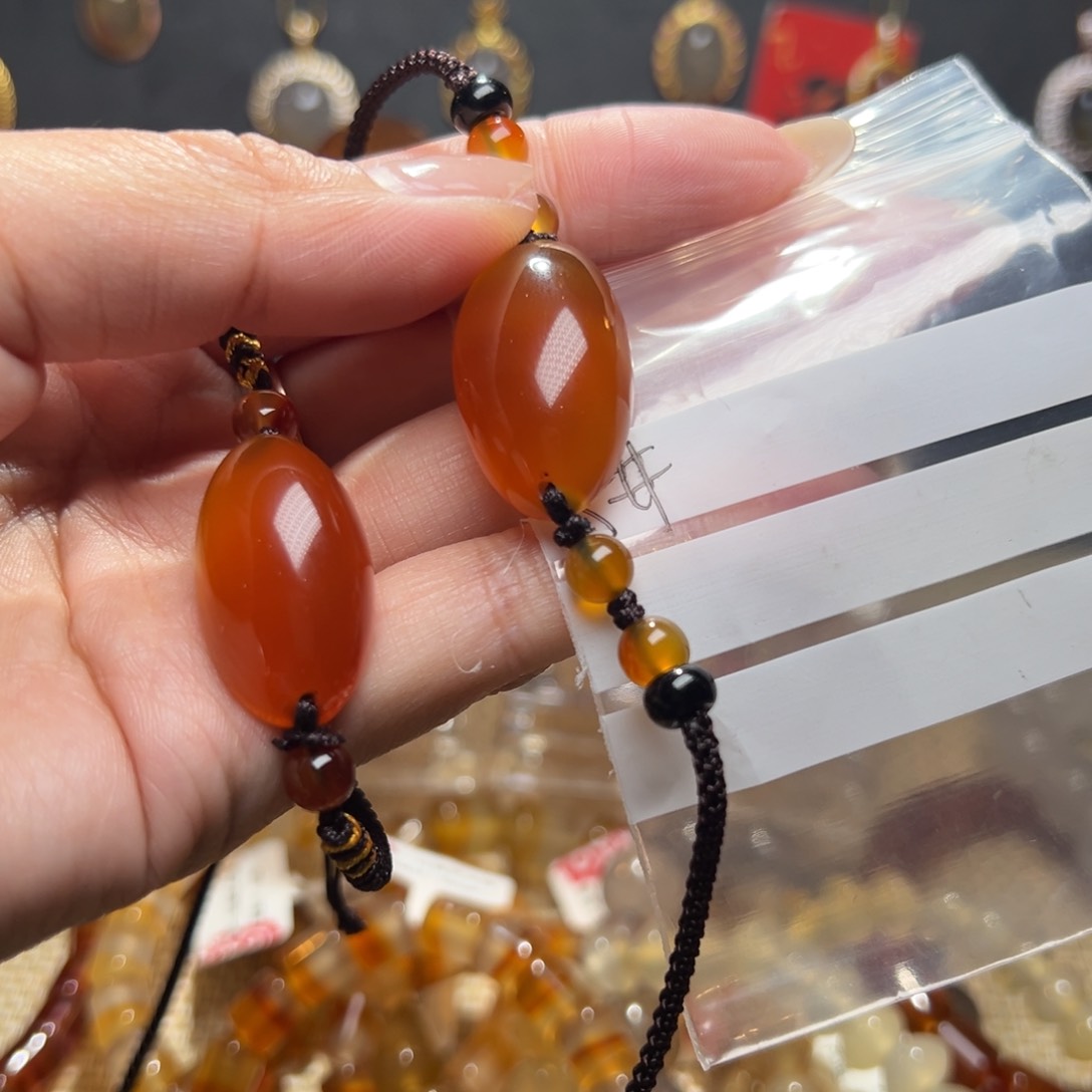 玛瑙/玉髓颈饰合金红*?5