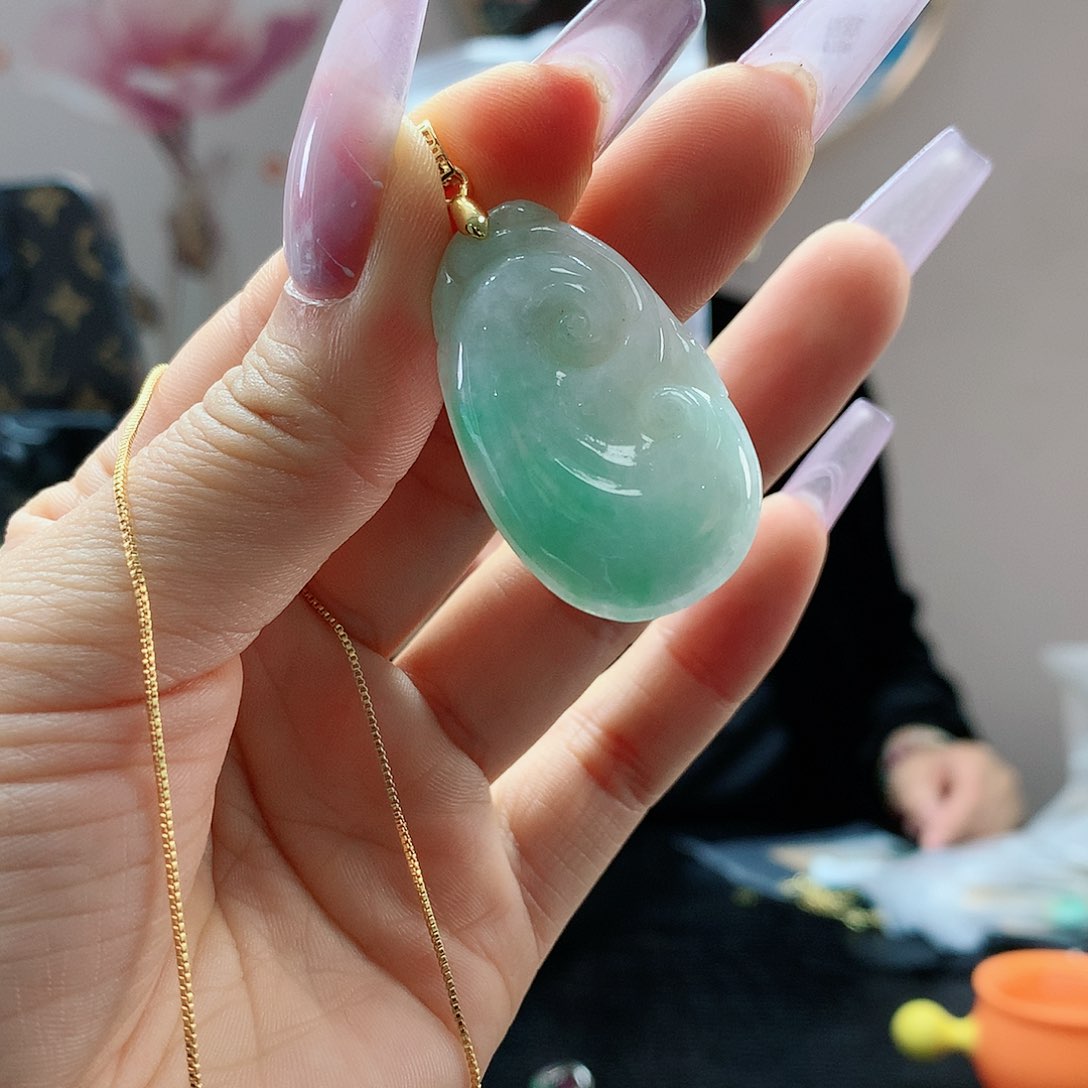 【闪购商品】翡翠吊坠(赠链)未镶嵌