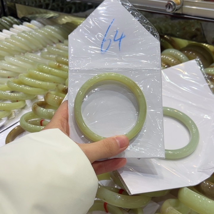 圆***滚和田玉未镶嵌手镯和田玉