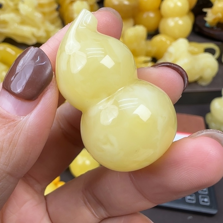 蜜蜡珠宝奇石未镶嵌