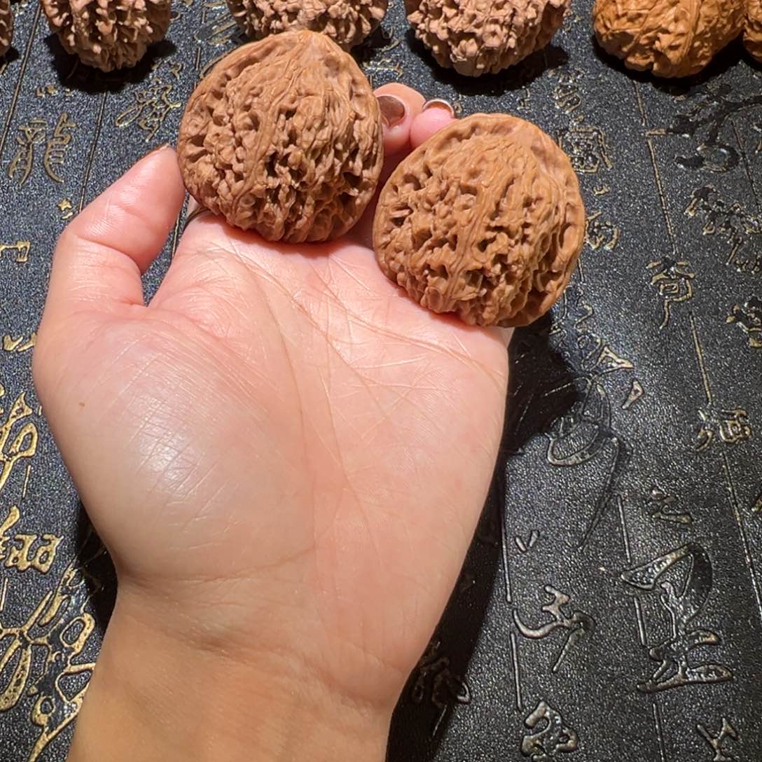 吊坠文玩核桃南疆石42手把件300