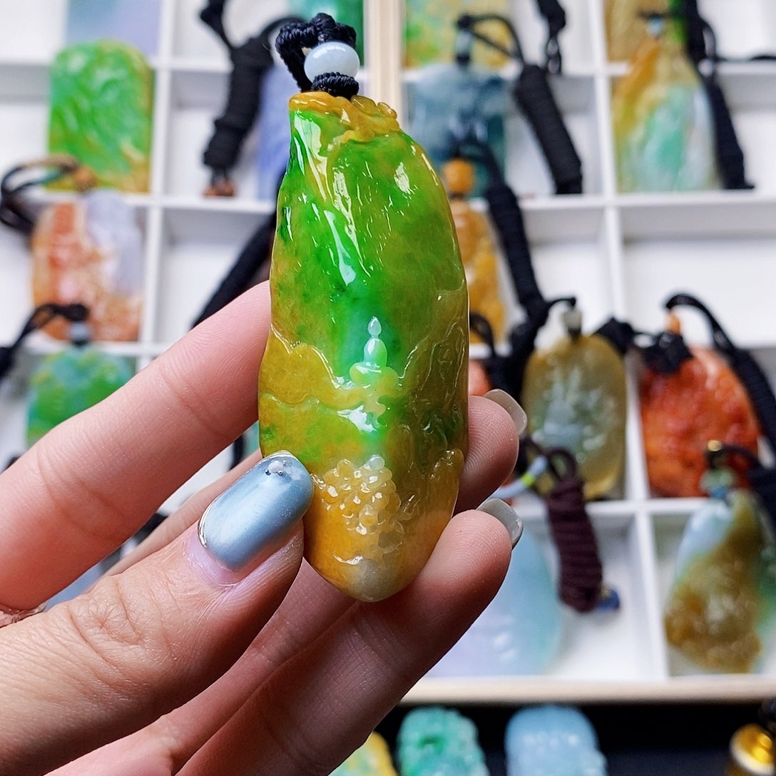 百***生定制翡翠未镶嵌翡翠A货