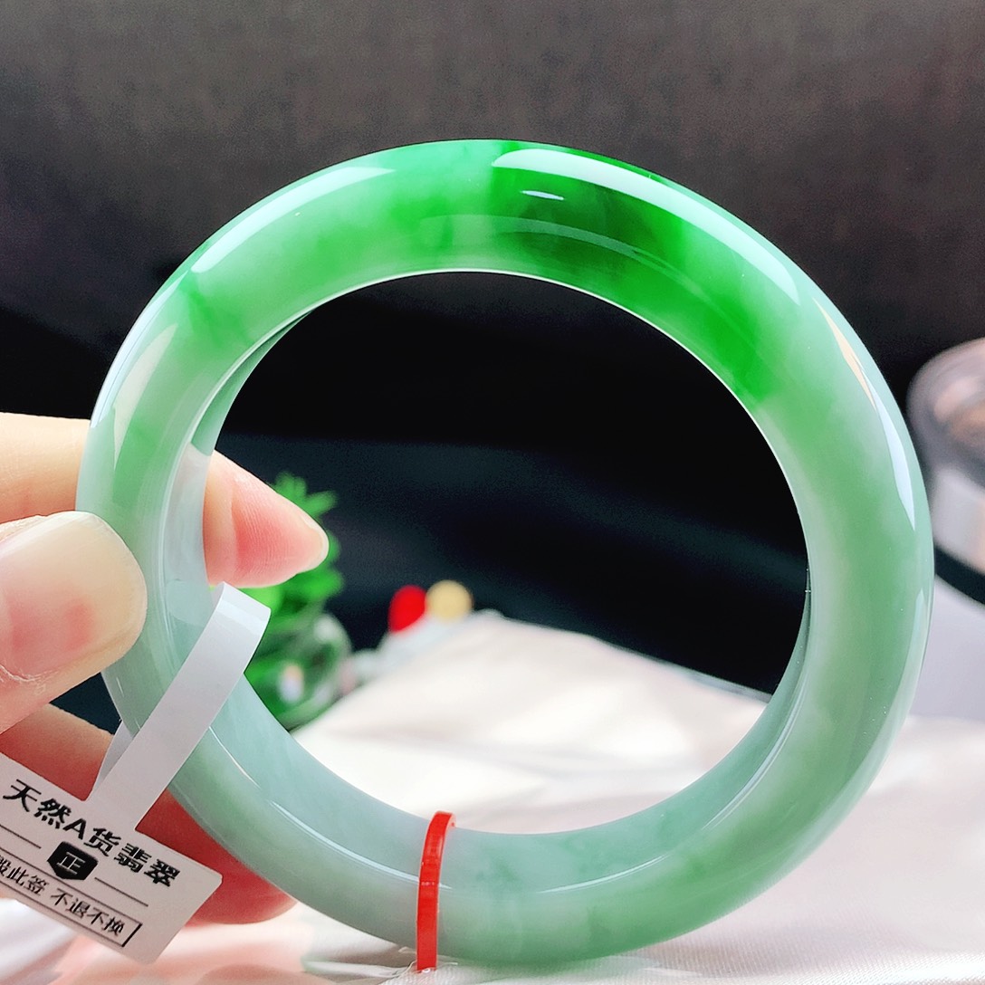 未镶嵌手镯翡翠52辣阳绿