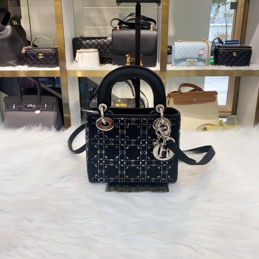 99新 DIOR/迪奥 迪奥缎面黑色真丝水钻mini lady dior三格戴妃