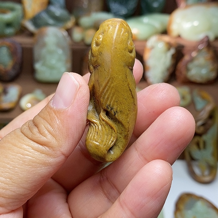 岫岩河磨玉（透闪石质玉）未镶嵌颈饰