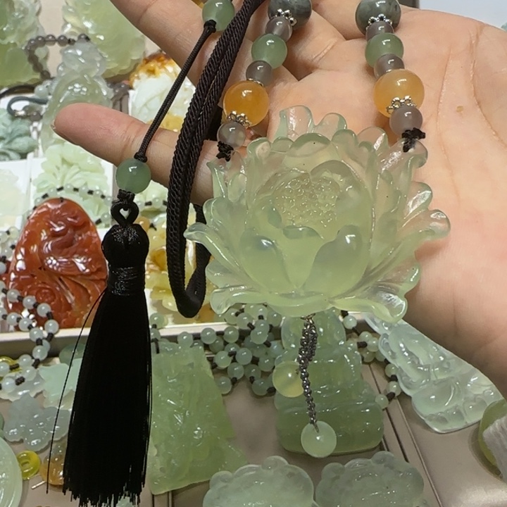 蛇纹石玉吊坠未镶嵌