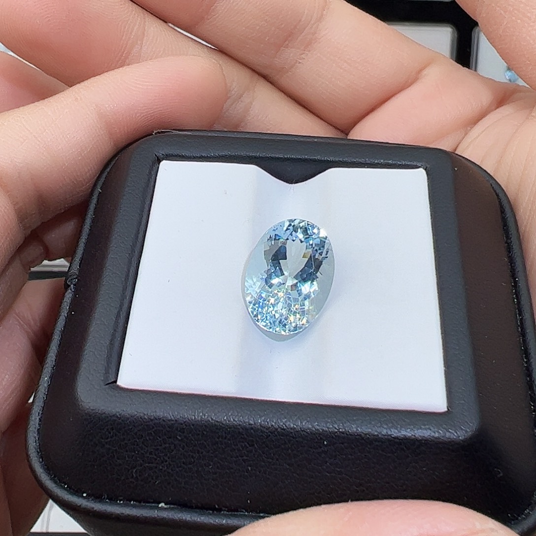 海蓝宝石裸石5.85克拉，特价
