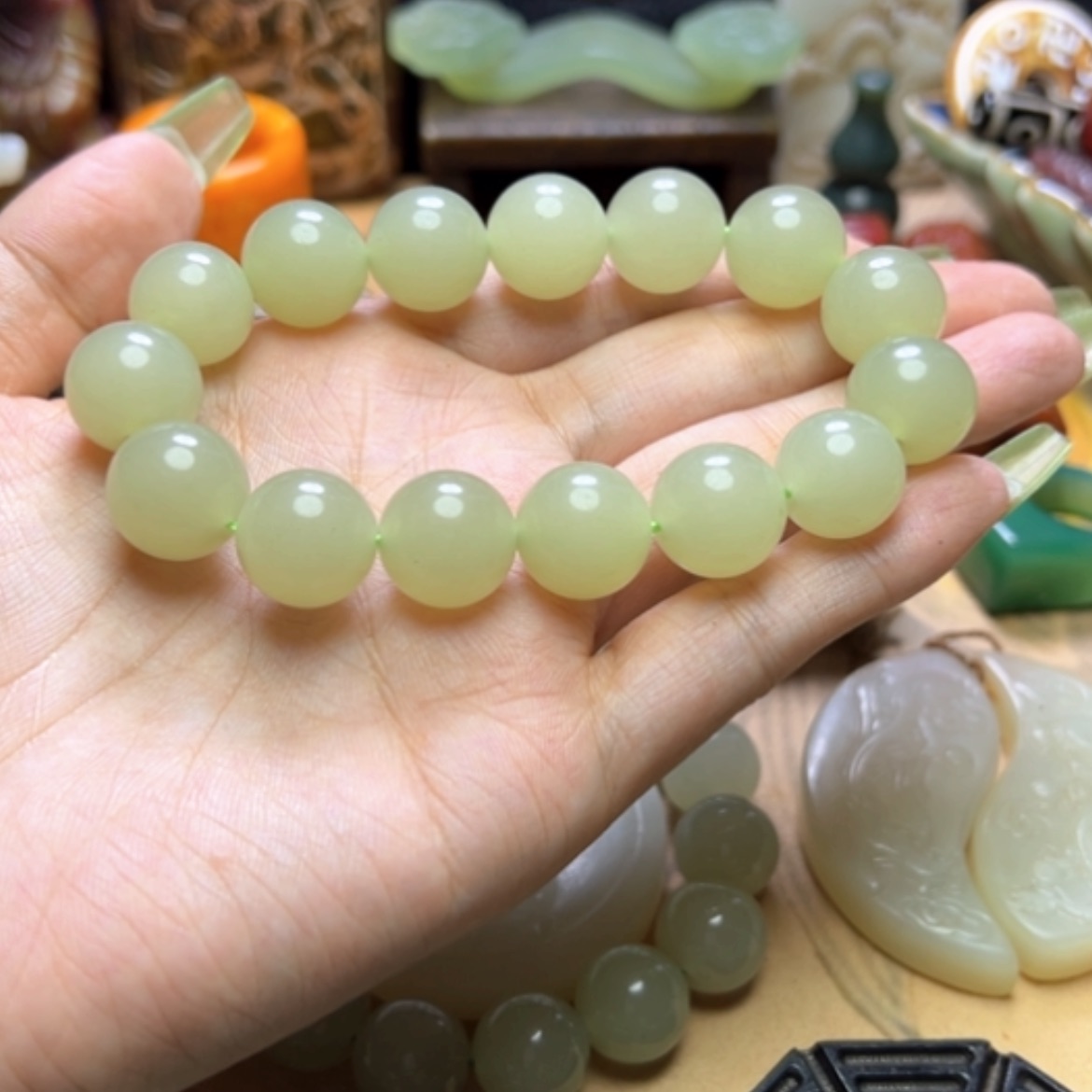 【闪购商品】蛇纹石玉未镶嵌颈饰爱*