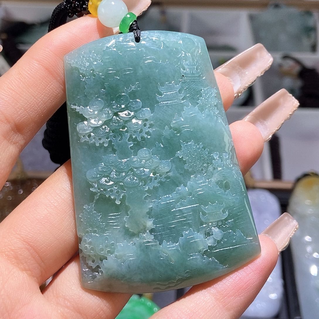 翡翠颈饰未镶嵌天然