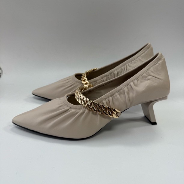 033 Lu 女单链条 逗号根  女单鞋