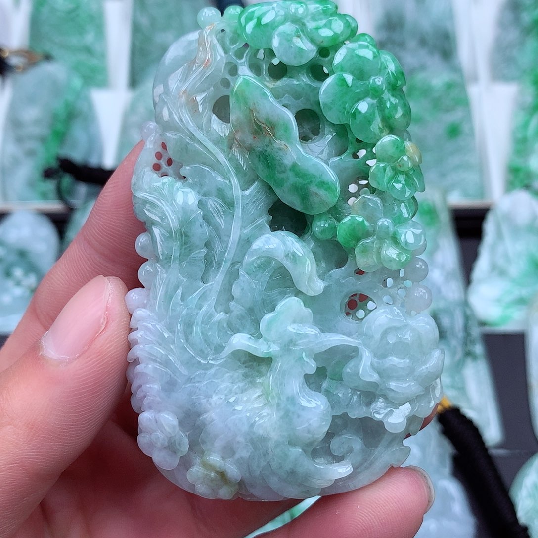 翡翠颈饰未镶嵌翡翠吊坠