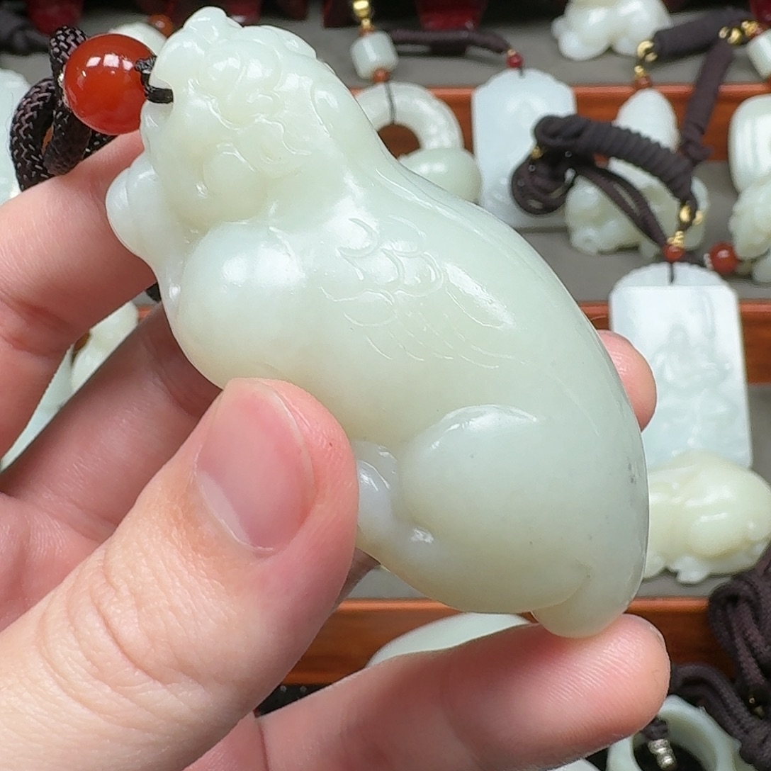 念***)和田玉未镶嵌把件