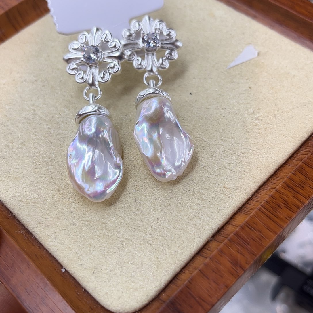 合金耳饰淡水珍珠