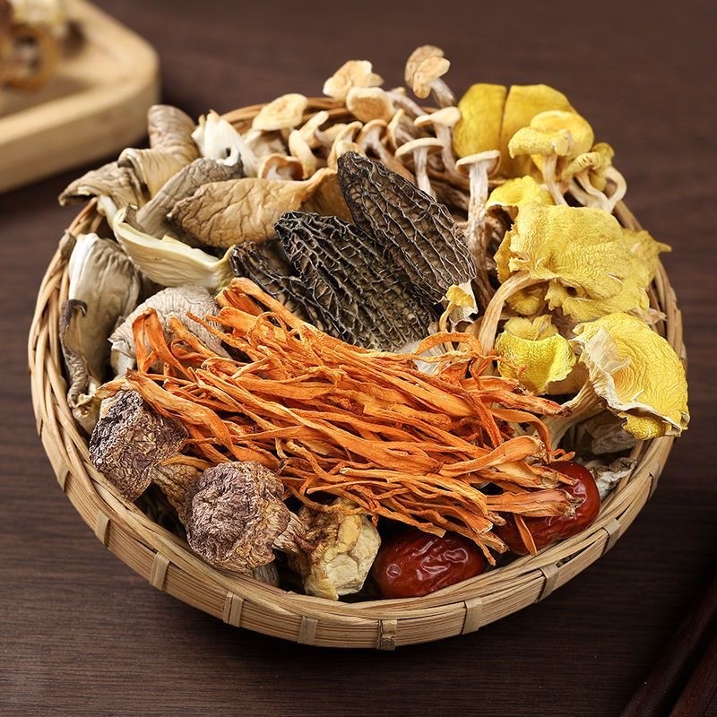 七彩菌菇汤包云南特产羊肚菌鹿茸菇杏鲍菇虫草花煲汤炖鸡汤美味汤