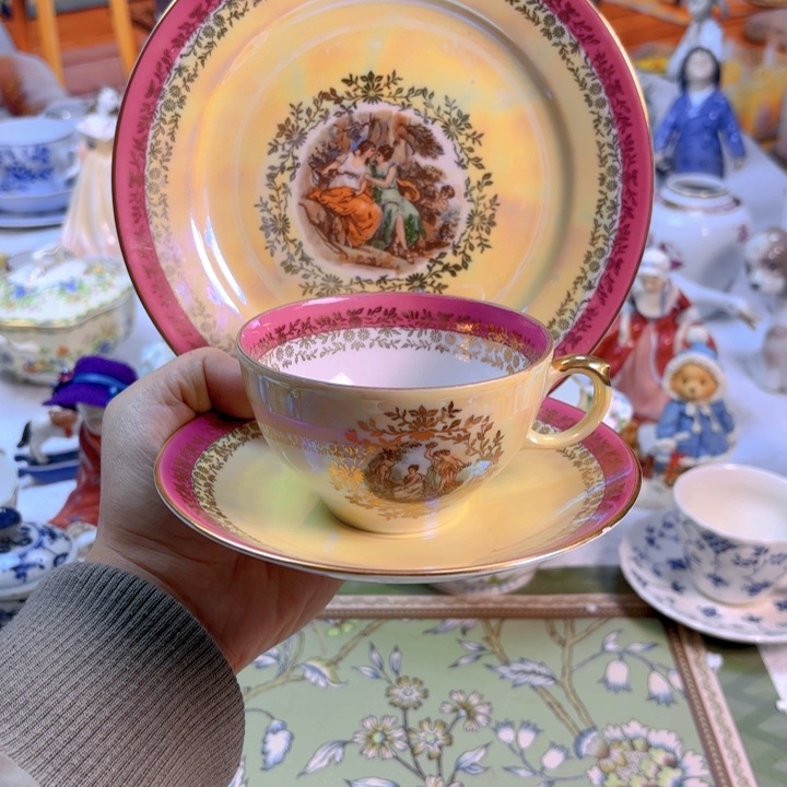 摆件欧洲中古瓷器好看冲鸭！