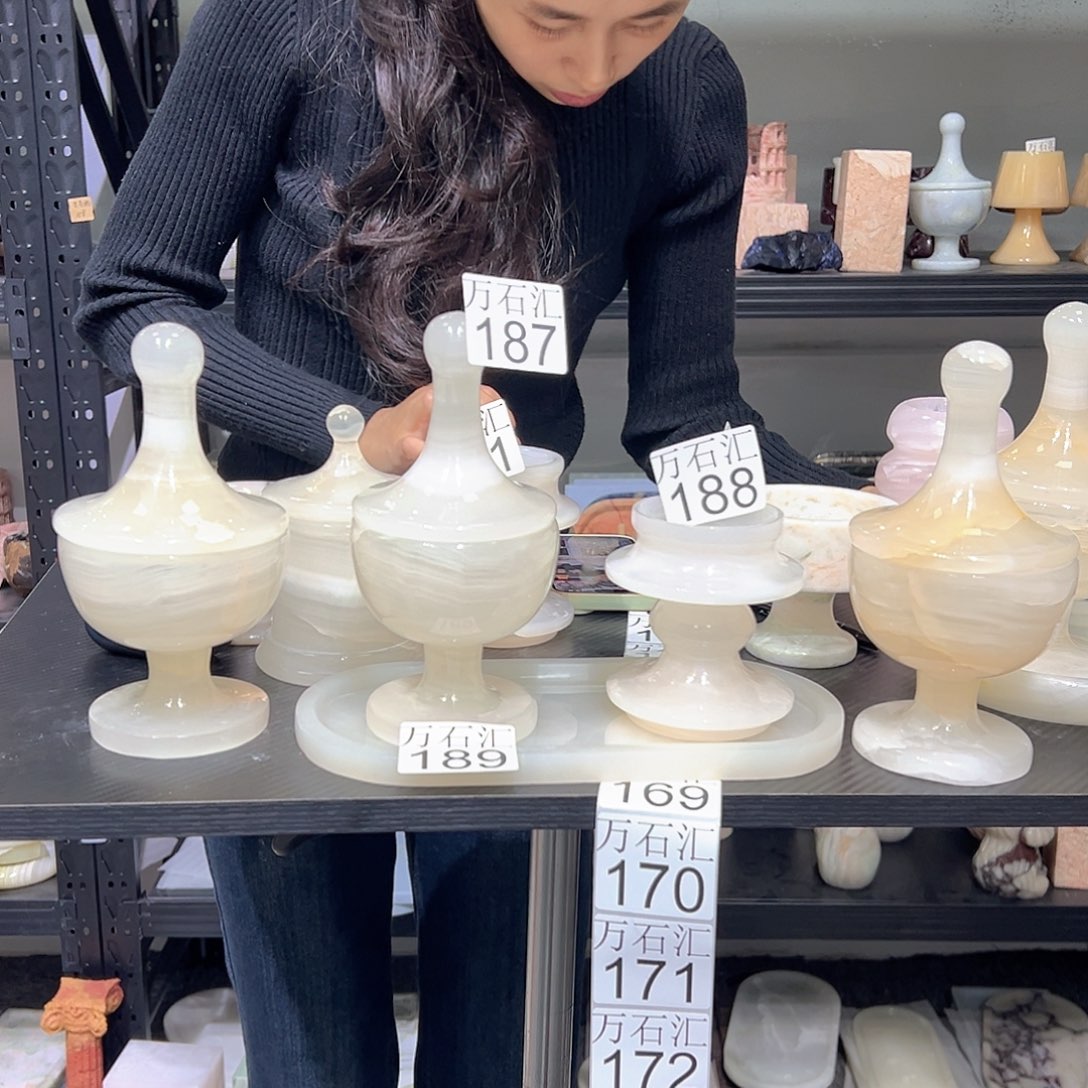 贝***球石材187 188 189三件