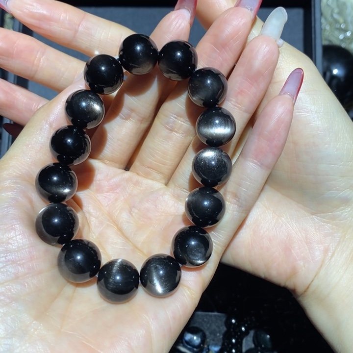 黑曜岩手链未镶嵌时**迹